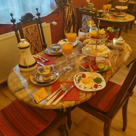 Maison d'hôtes Imperia, Museums-hotel, Treppensteigen 3*