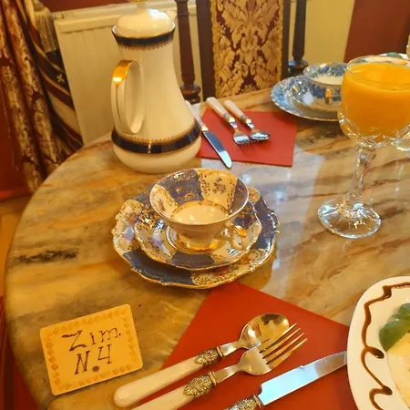 Imperia, Museums-hotel, Treppensteigen 3*
