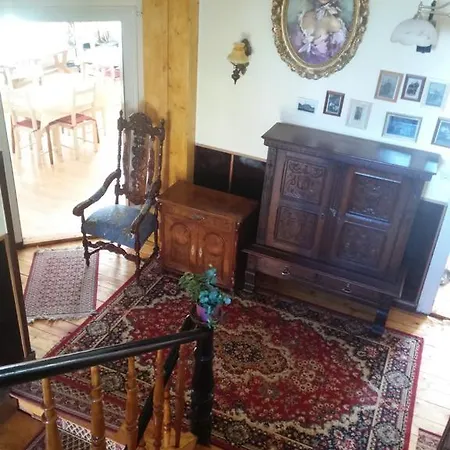 Imperia, Museums-hotel, Treppensteigen 3*