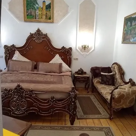 Imperia, Museums-hotel, Treppensteigen