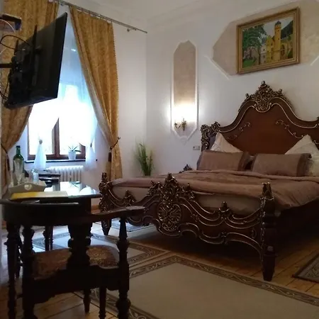 Imperia, Museums-hotel, Treppensteigen Vendégház 3*