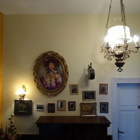 Maison d'hôtes Imperia, Museums-hotel, Treppensteigen