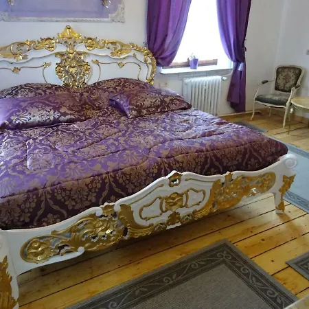 Imperia, Museums-hotel, Treppensteigen ゲストハウス