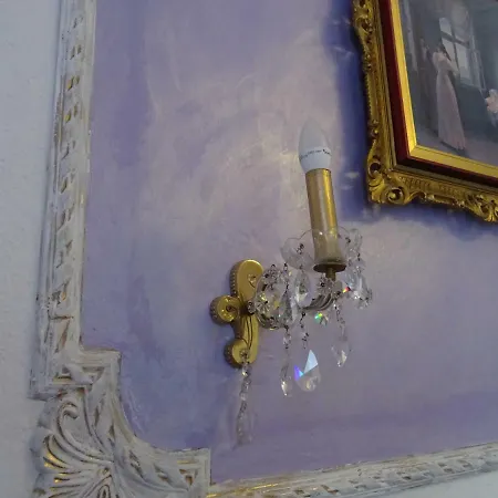 Imperia, Museums-hotel, Treppensteigen 3*