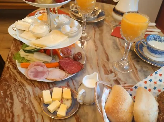 Imperia, Museums-hotel, Treppensteigen 3*