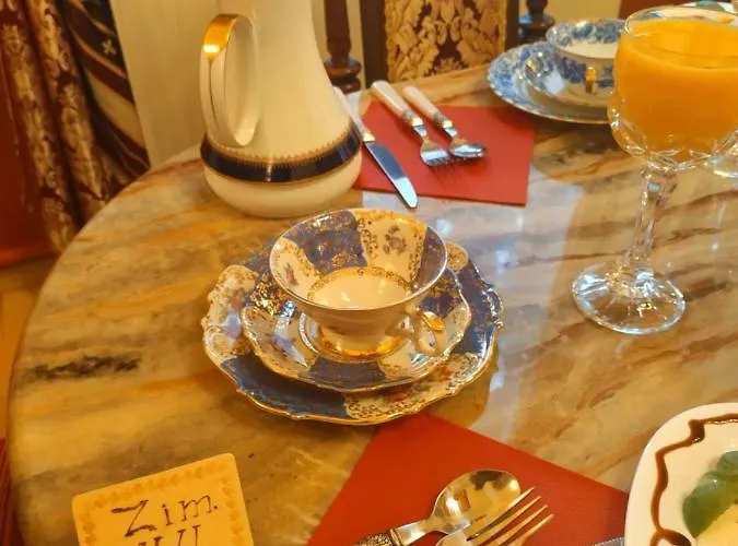 Imperia, Museums-hotel, Treppensteigen 3*