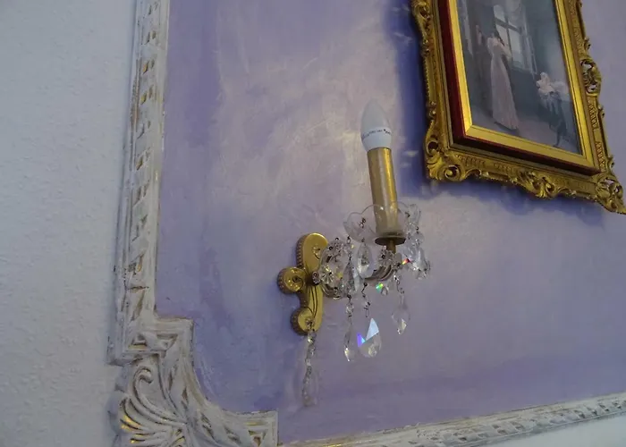 Imperia, Museums-hotel, Treppensteigen 3*